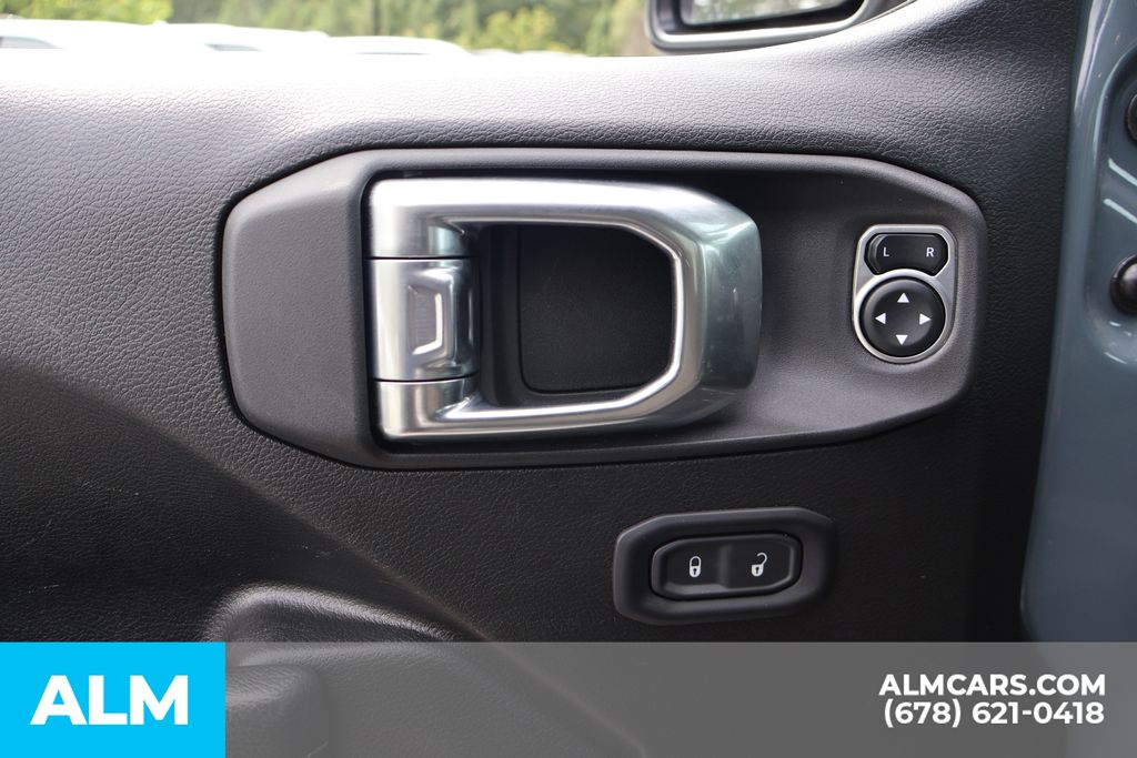 Used 2026 Gray Jeep Mojave image 16