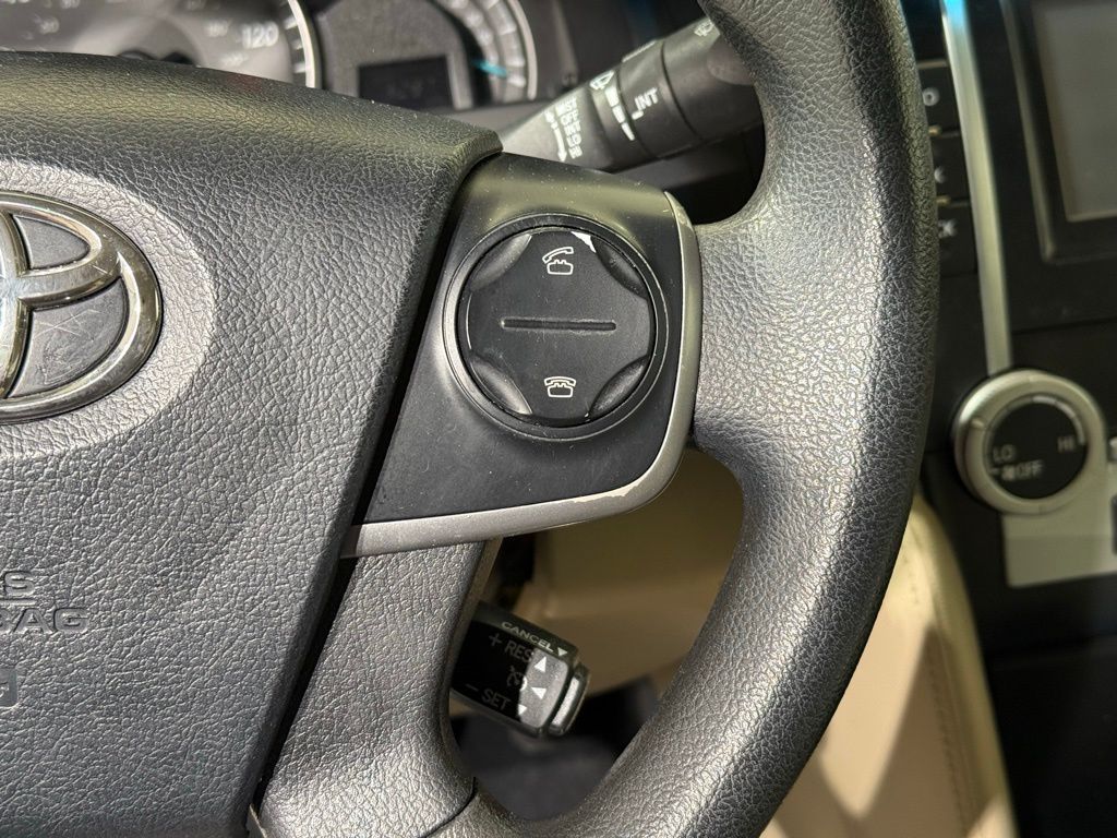 Thumbnail: 2012 Toyota Camry - 22