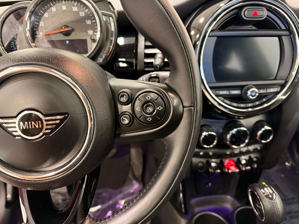 2019 MINI Cooper  15
