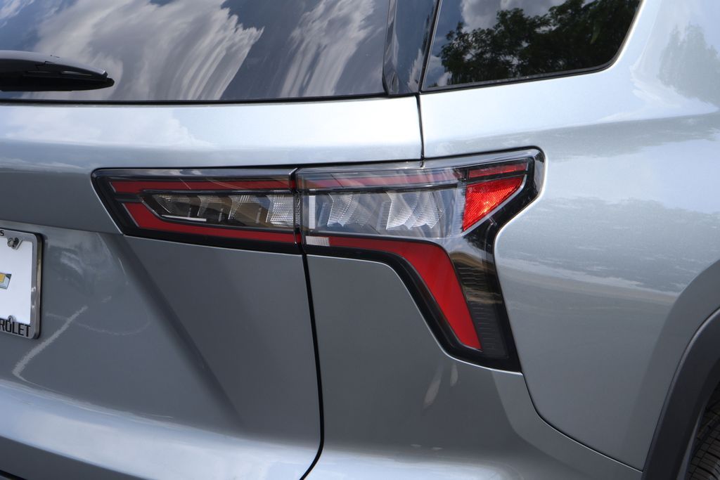 Thumbnail: 2027 Chevrolet Equinox - 7