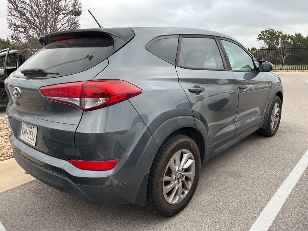 Thumbnail: 2018 Hyundai Tucson - 3