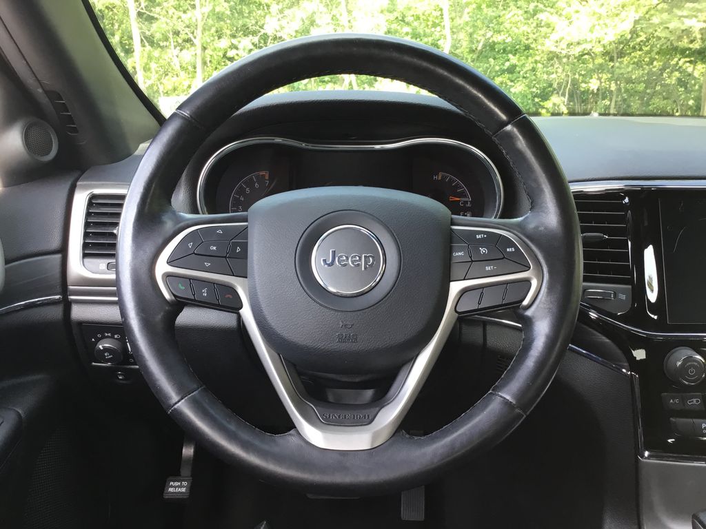 Thumbnail: 2020 Jeep Grand Cherokee - 20