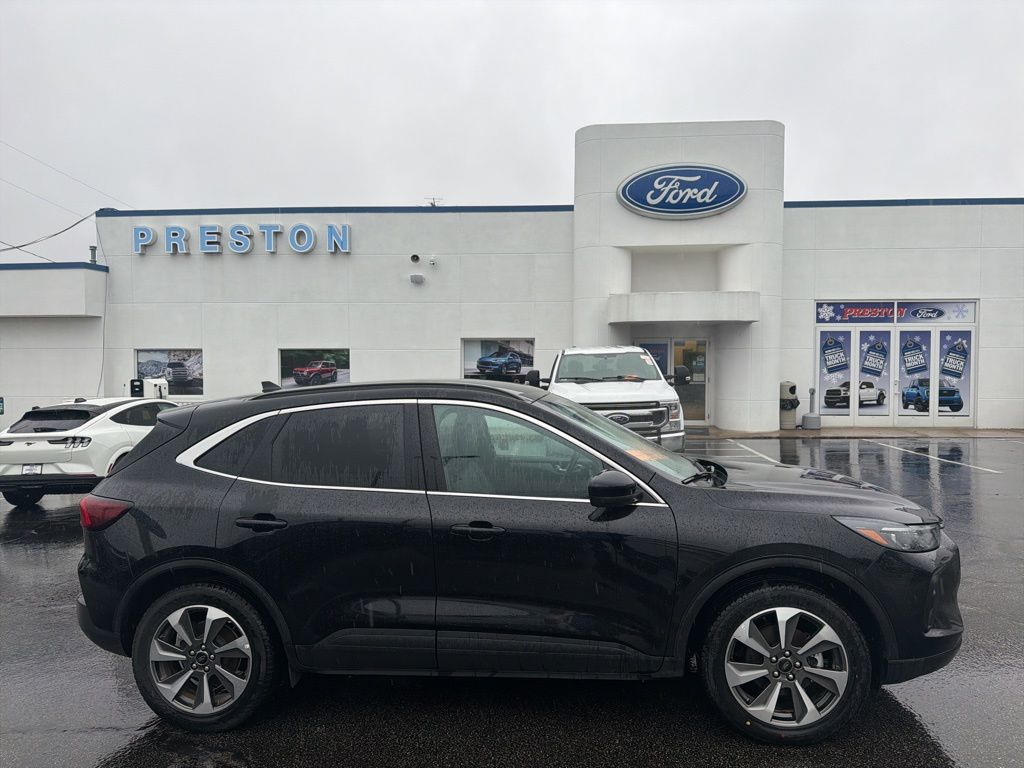 Agate Black Metallic 2025 Ford Escape Platinum AWD SUV / Crossover All-Wheel Drive 8-Speed Automatic
