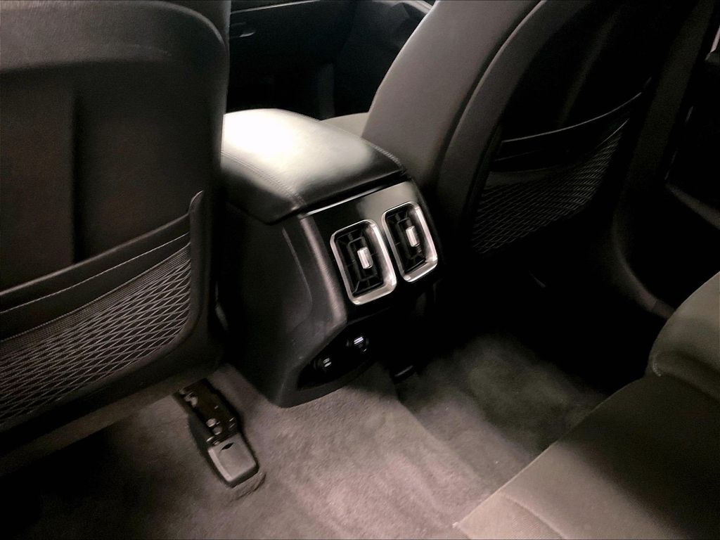 2023 Kia Sorento — photo 27