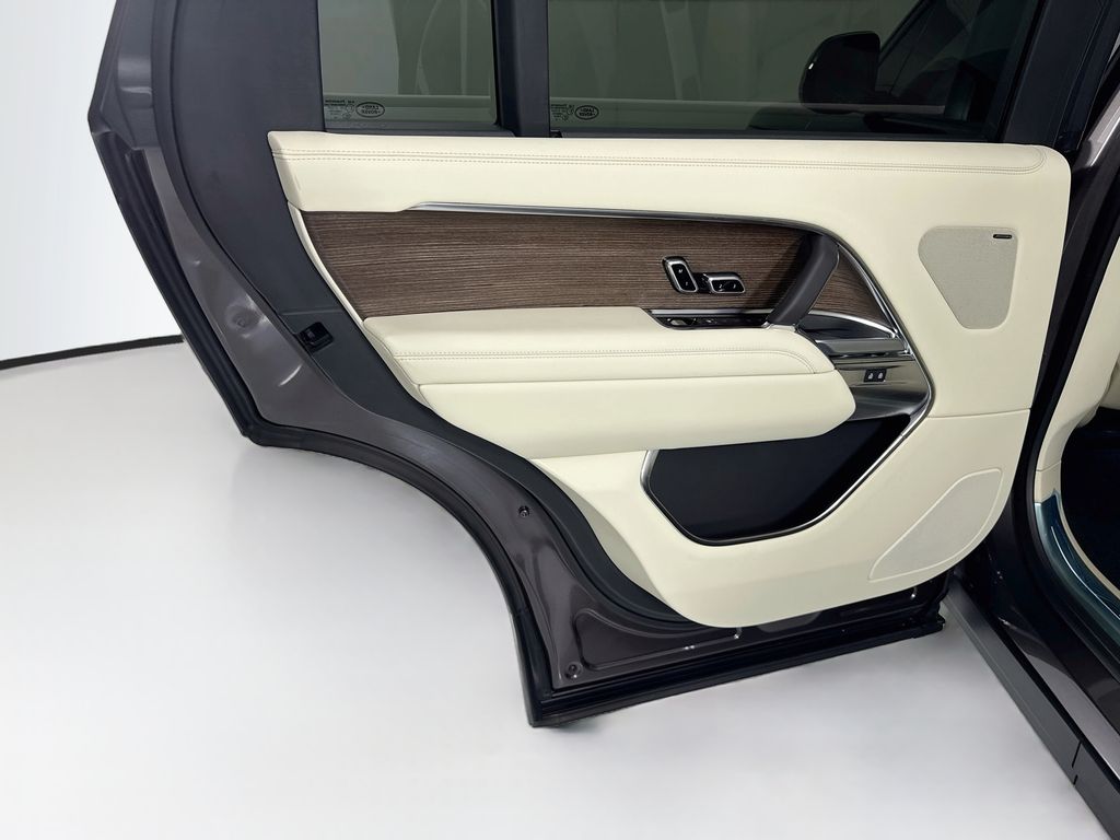 Thumbnail: 2026 Land Rover Range Rover - 28