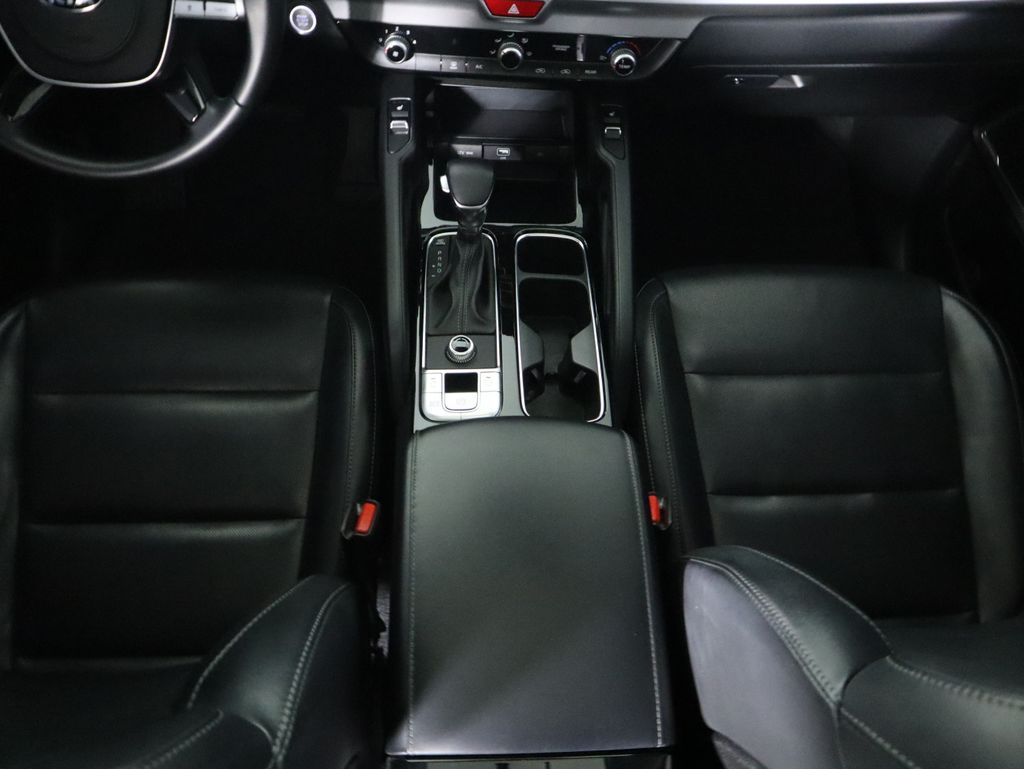 Thumbnail: 2020 Kia Telluride - 16