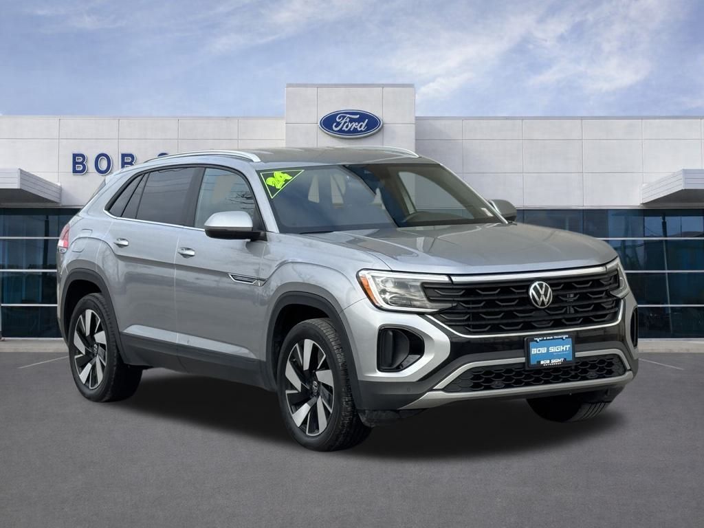 Used 2024 Volkswagen Atlas Cross Sport SE w/Tech with VIN 1V2HE2CA0RC232578 for sale in Kansas City