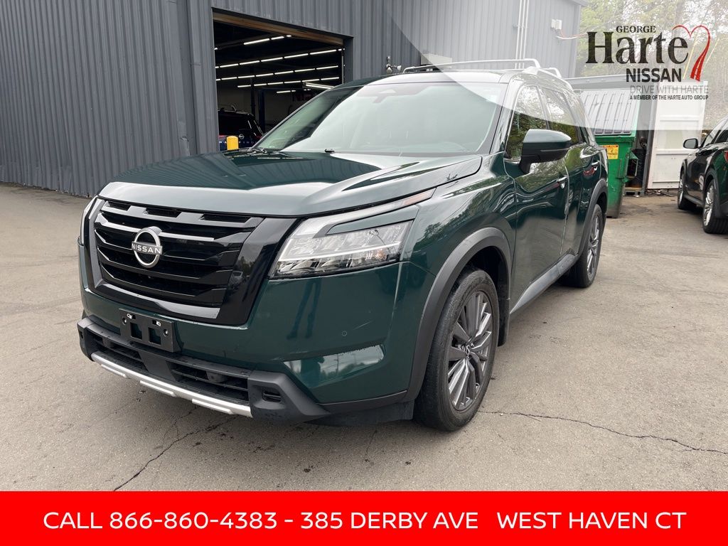 2024 Nissan Pathfinder SL