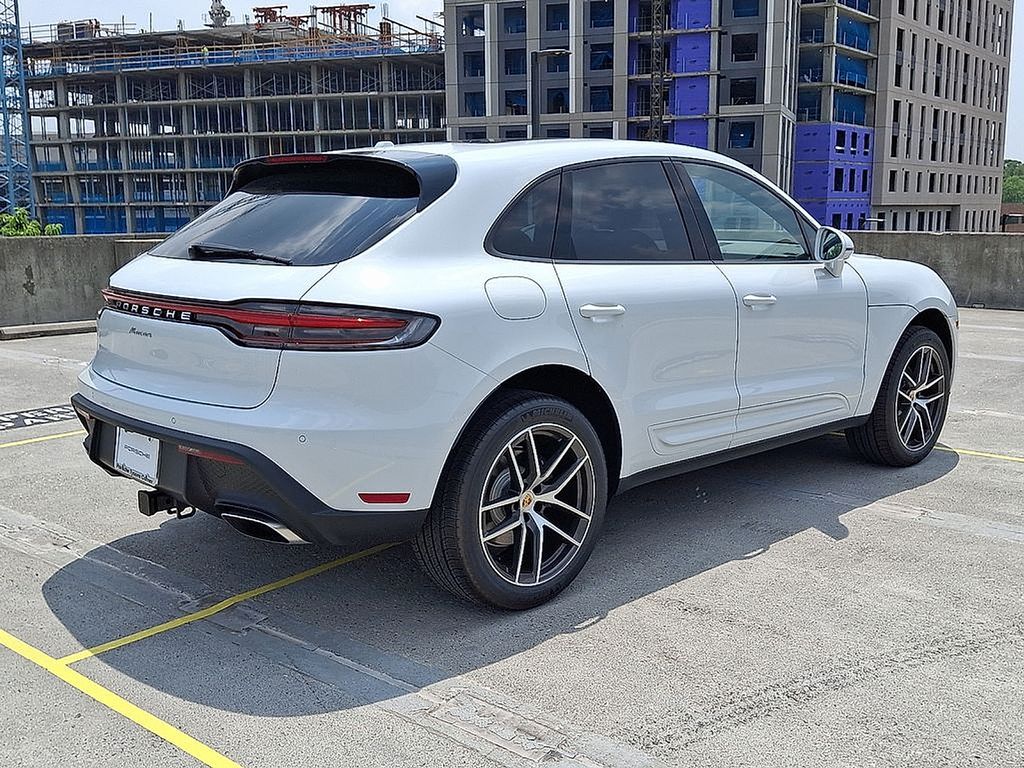 Thumbnail: 2025 Porsche Macan - 8