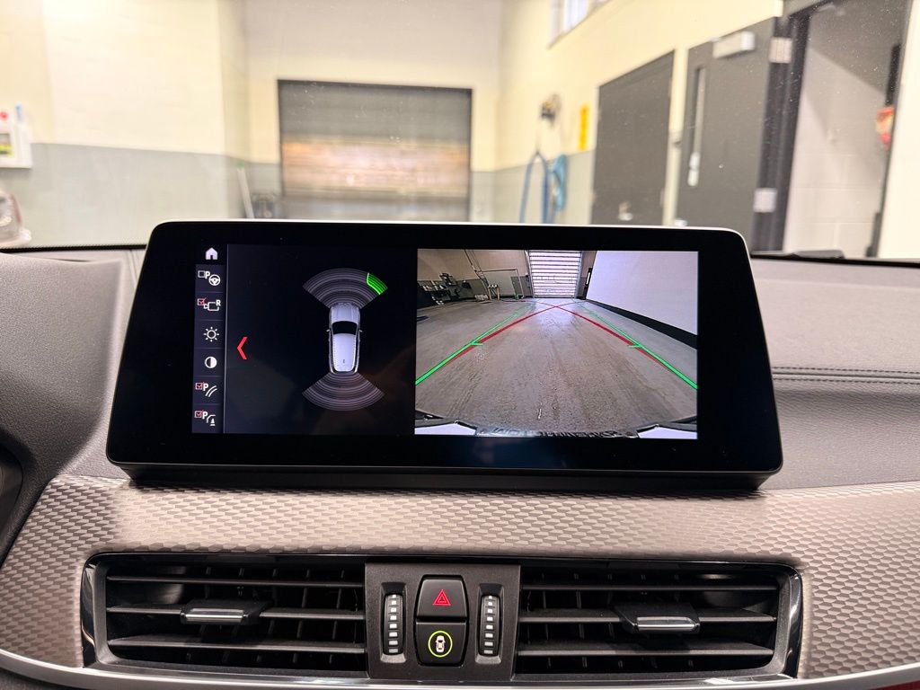 Thumbnail: 2022 BMW X2 - 17