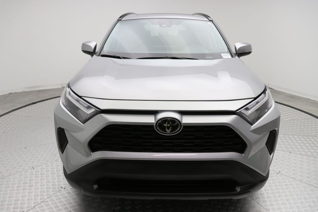 2023 Toyota RAV4 XLE 5