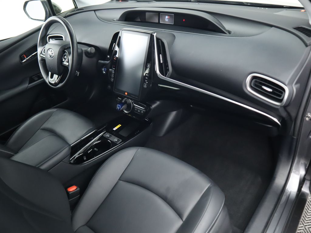 Thumbnail: 2021 Toyota Prius Prime - 18