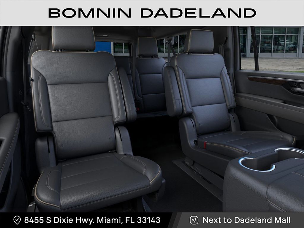 2025 Chevrolet Suburban Premier photo
