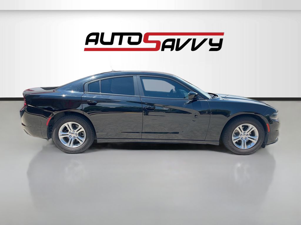 Used 2022 Black Dodge SXT image 8