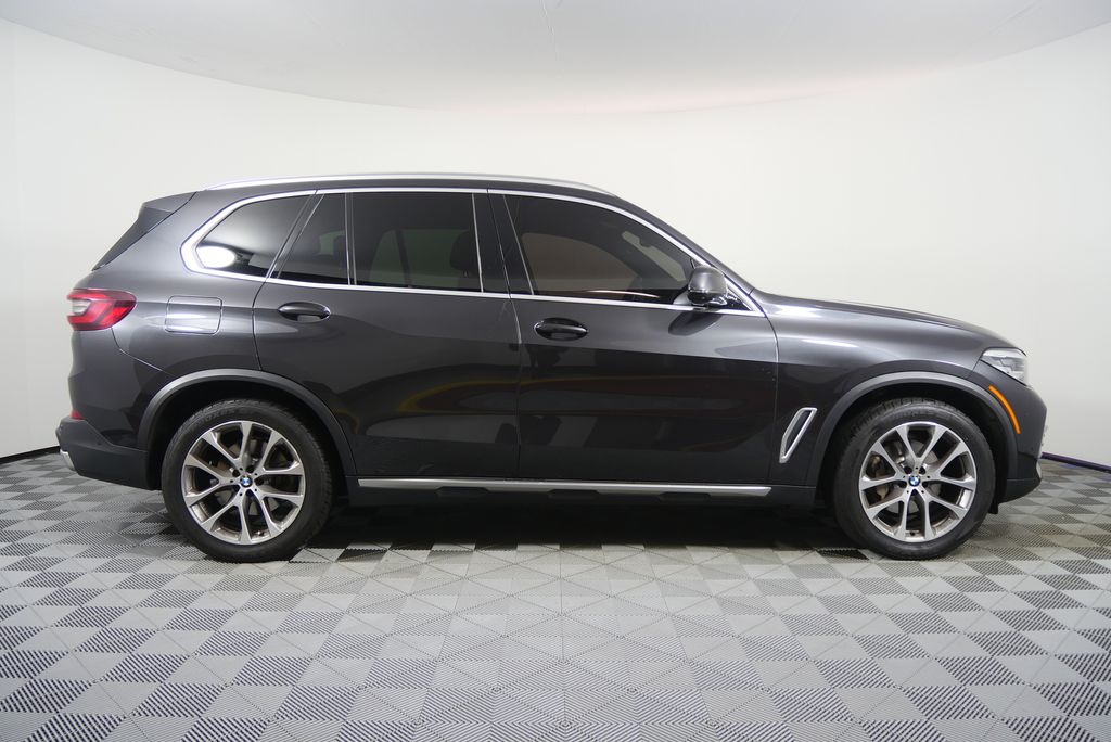 Thumbnail: 2021 BMW X5 - 2