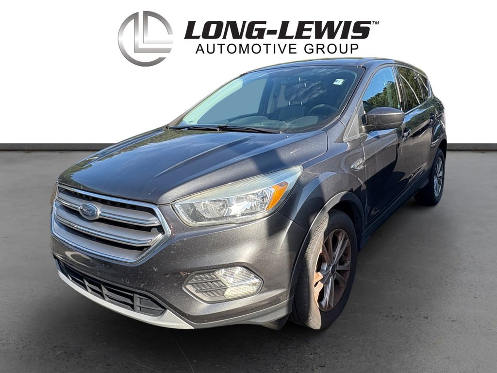 Gray (Magnetic) 2017 Ford Escape SE FWD SUV / Crossover Front-Wheel Drive 6-Speed Automatic