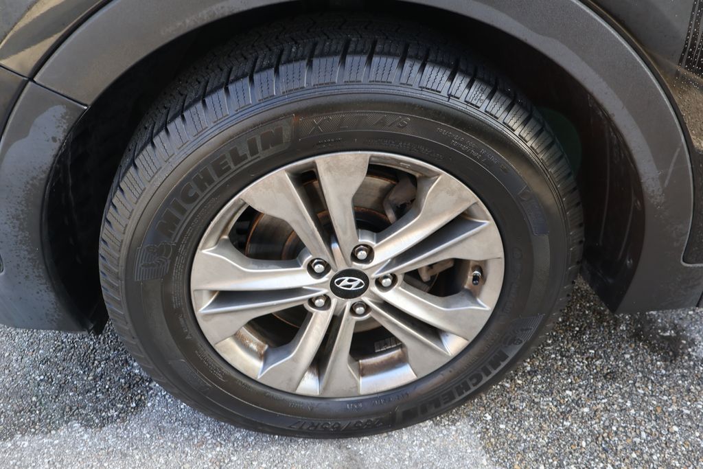 Thumbnail: 2016 Hyundai Santa Fe - 4