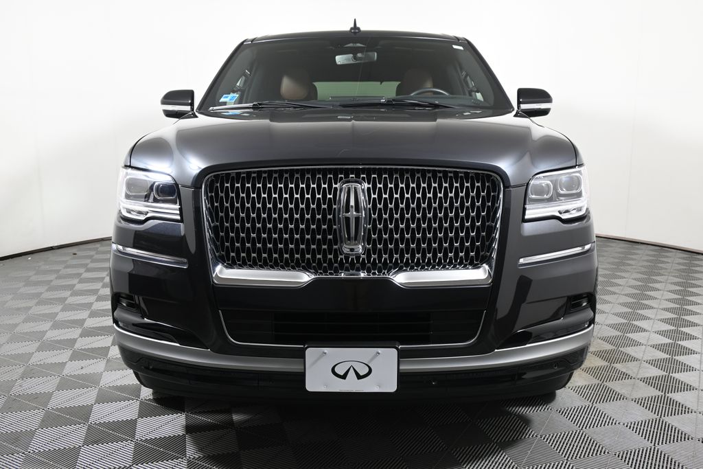 Thumbnail: 2024 Lincoln Navigator - 9