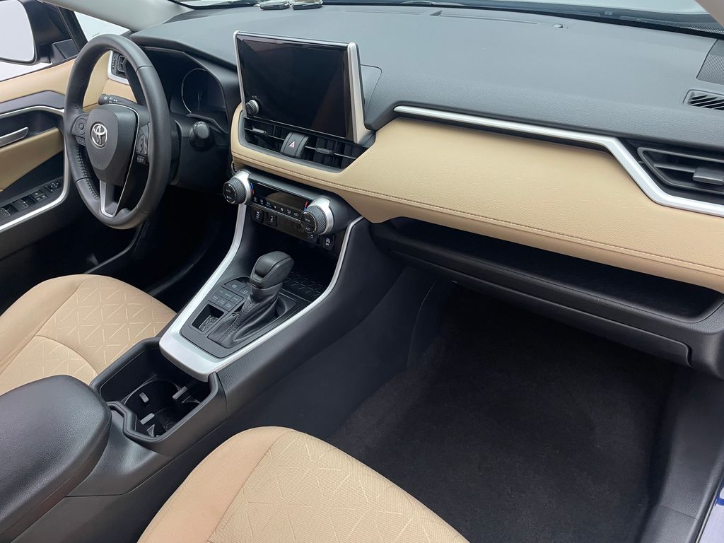 Thumbnail: 2024 Toyota RAV4 - 16