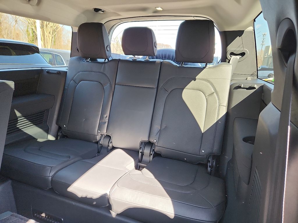 Thumbnail: 2023 Land Rover Defender - 11