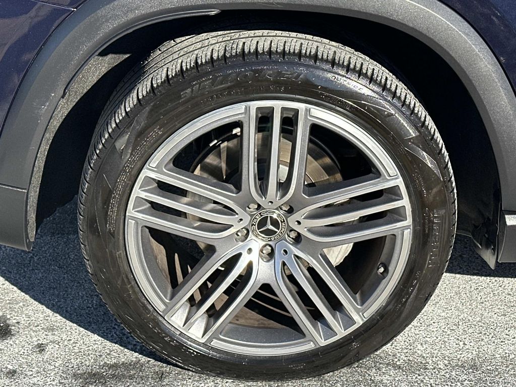 Thumbnail: 2022 Mercedes-Benz GLS - 16