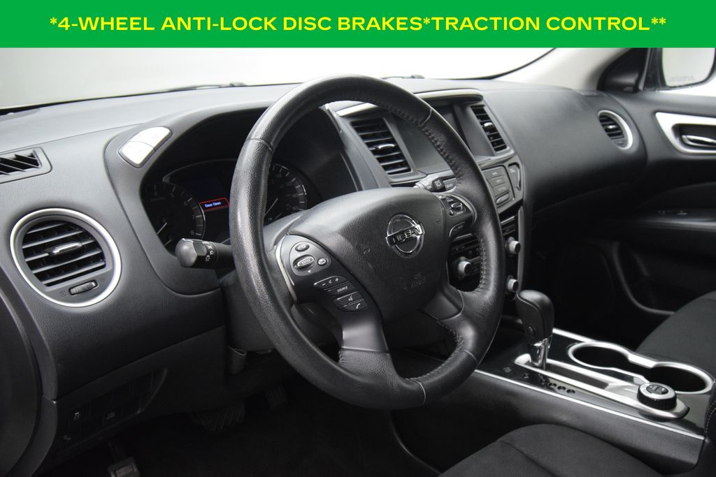 used 2020 Nissan Pathfinder car, priced at $18,095