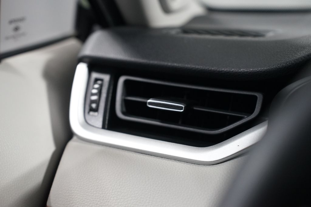 Thumbnail: 2022 Toyota RAV4 - 24