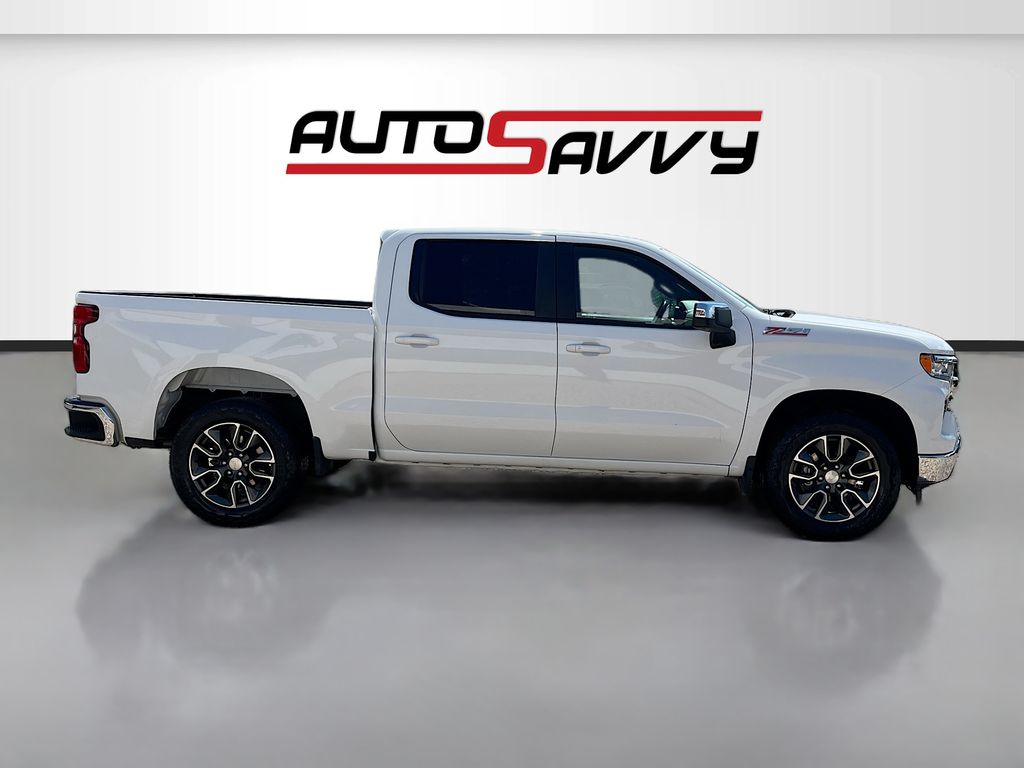 Used 2022 White Chevrolet LT image 8