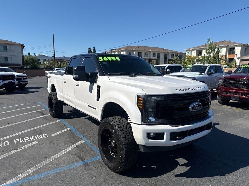 White Platinum Clearcoat Metallic 2019 Ford F-250 Super Duty Pickup Truck Four-Wheel Drive 6-Speed Automatic