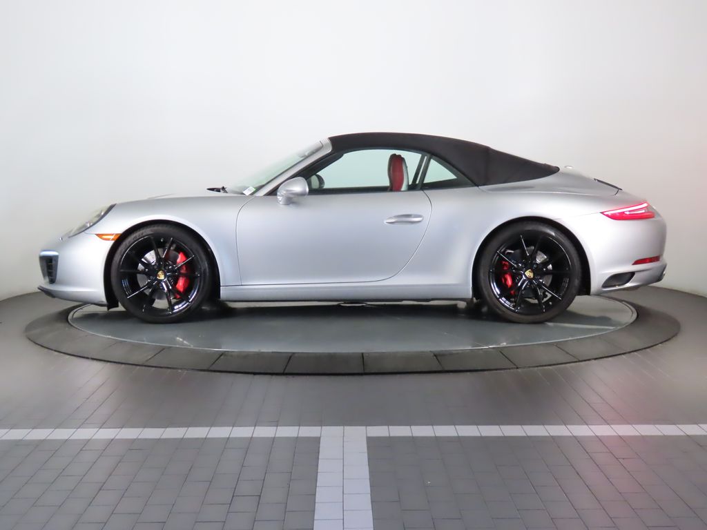 Thumbnail: 2017 Porsche 911 - 2