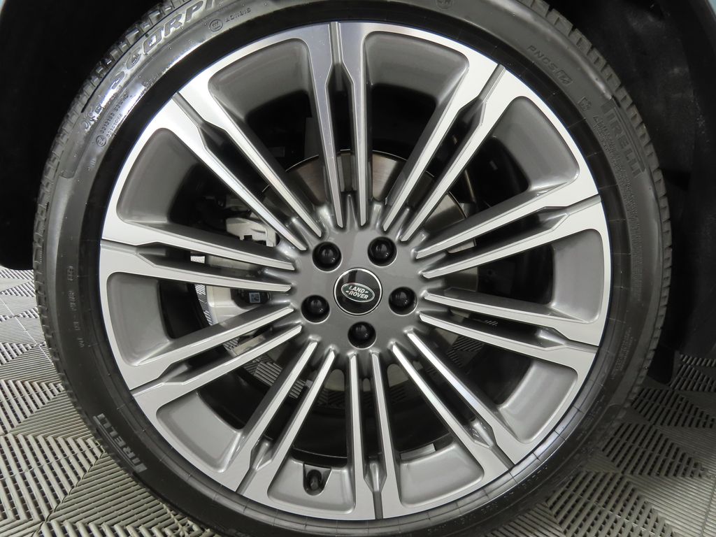 Thumbnail: 2025 Land Rover Range Rover Sport - 32