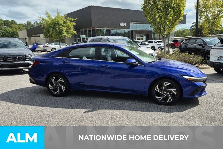 2024 Hyundai Elantra Limited photo 4
