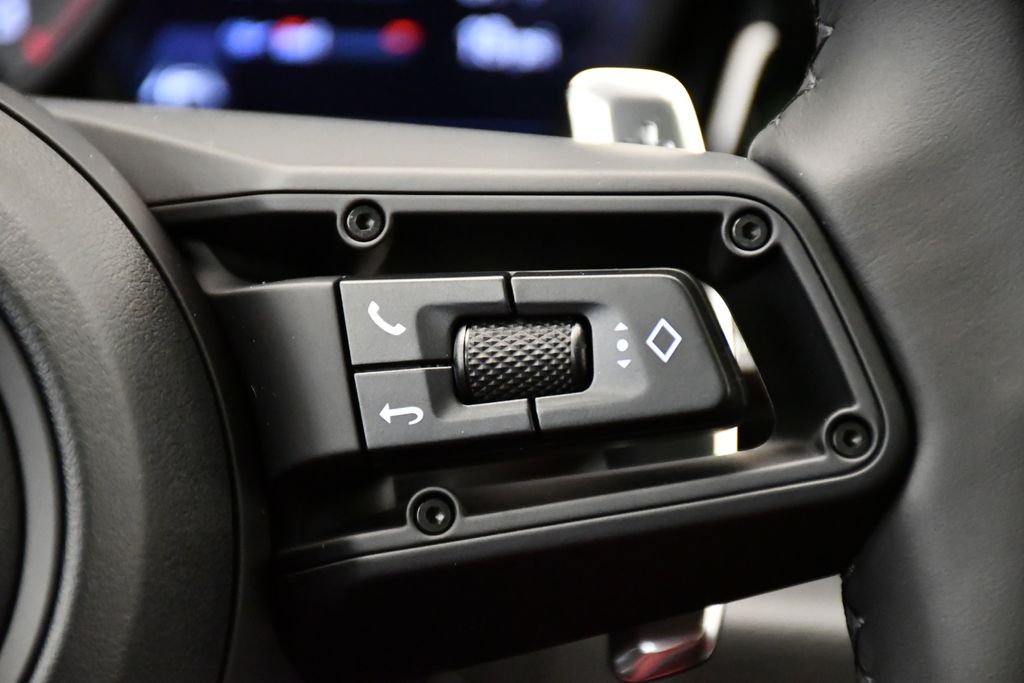 Thumbnail: 2026 Porsche Macan - 28