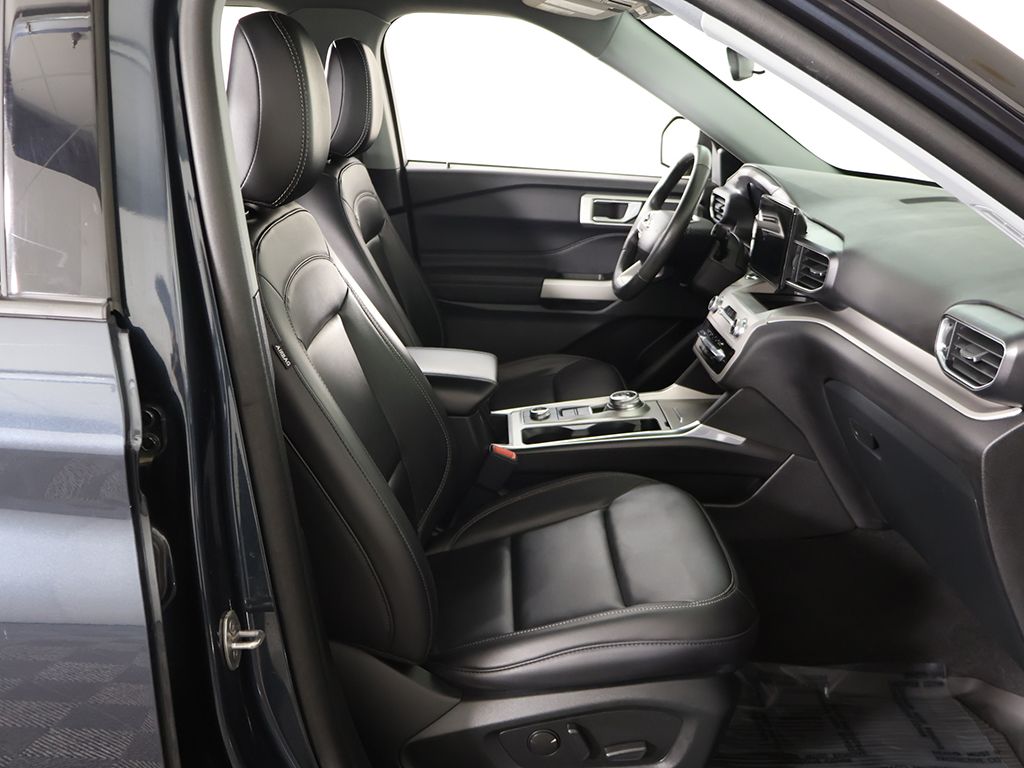 Used 2024 Blue Ford XLT image 31