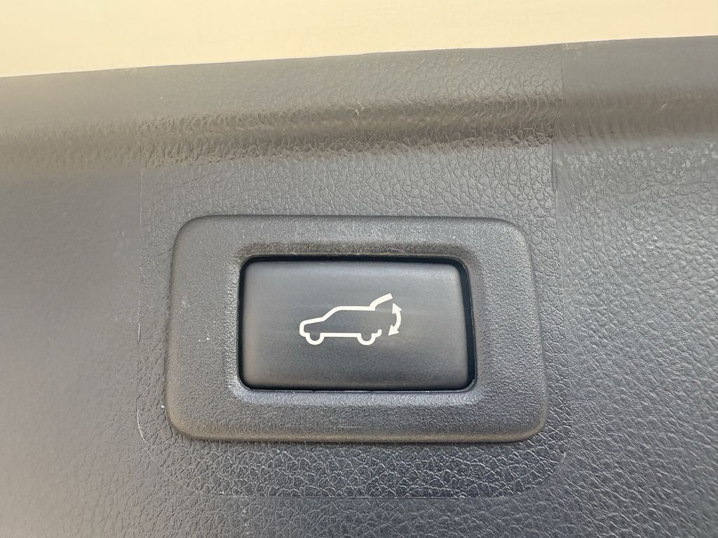 2016 Subaru Outback 2.5i White at Gullo Toyota