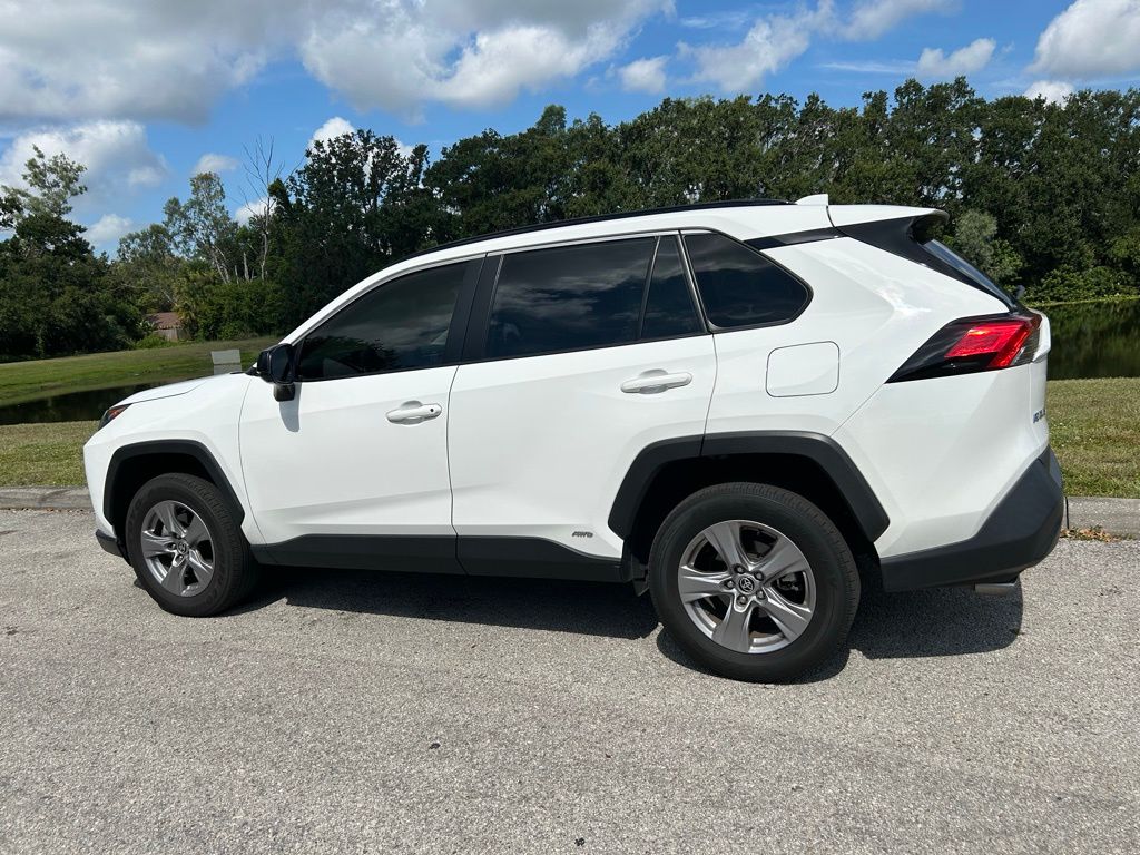 Thumbnail: 2022 Toyota RAV4 - 3