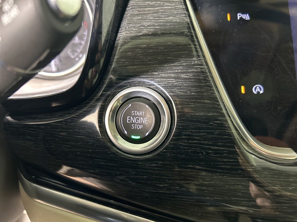 Used 2021 Gray Cadillac Premium Luxury image 29
