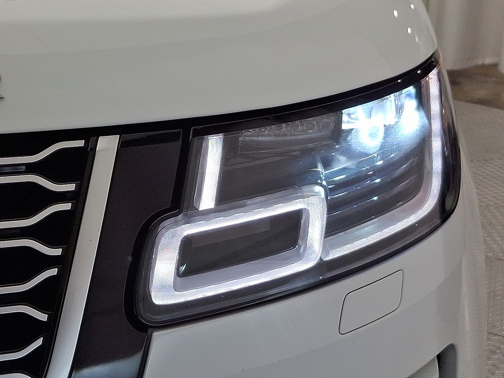 2020 Land Rover Range Rover HSE 9