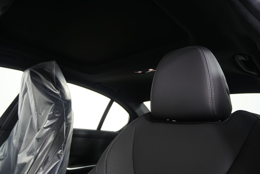 Thumbnail: 2026 BMW 3 Series - 11