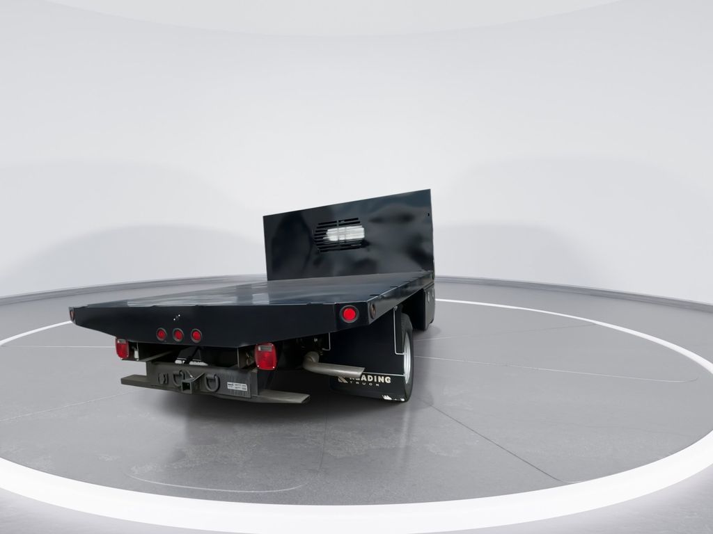 New 2024 Oxford White Ford F-350® XL image 9