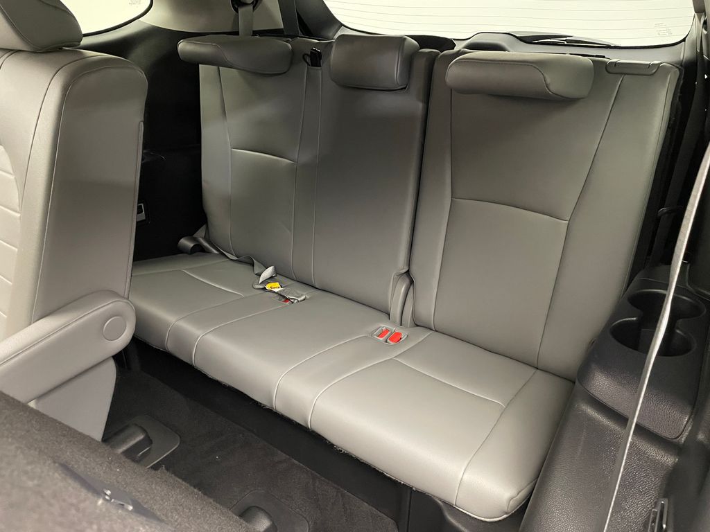 2023 Toyota Highlander XLE 18