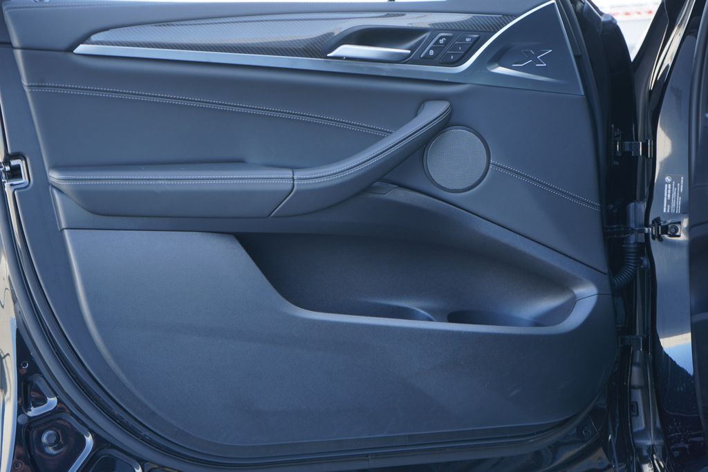 2025 BMW X4 M 10