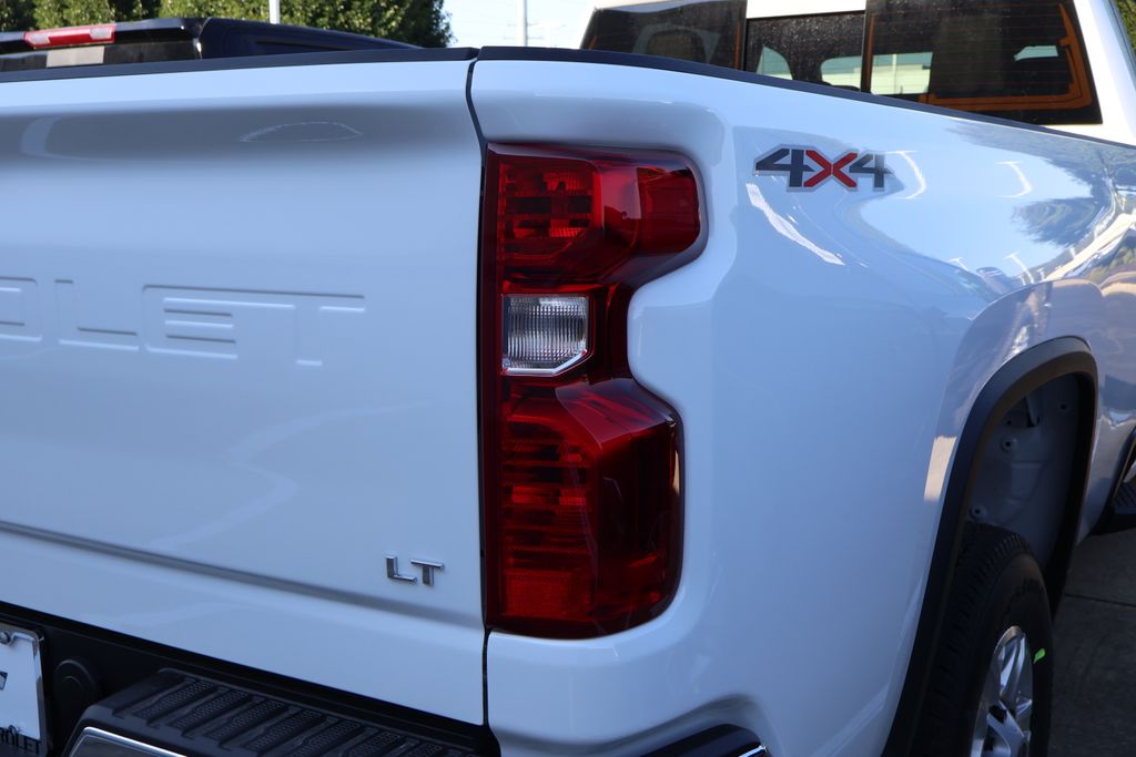 Thumbnail: 2026 Chevrolet Silverado 2500 - 8