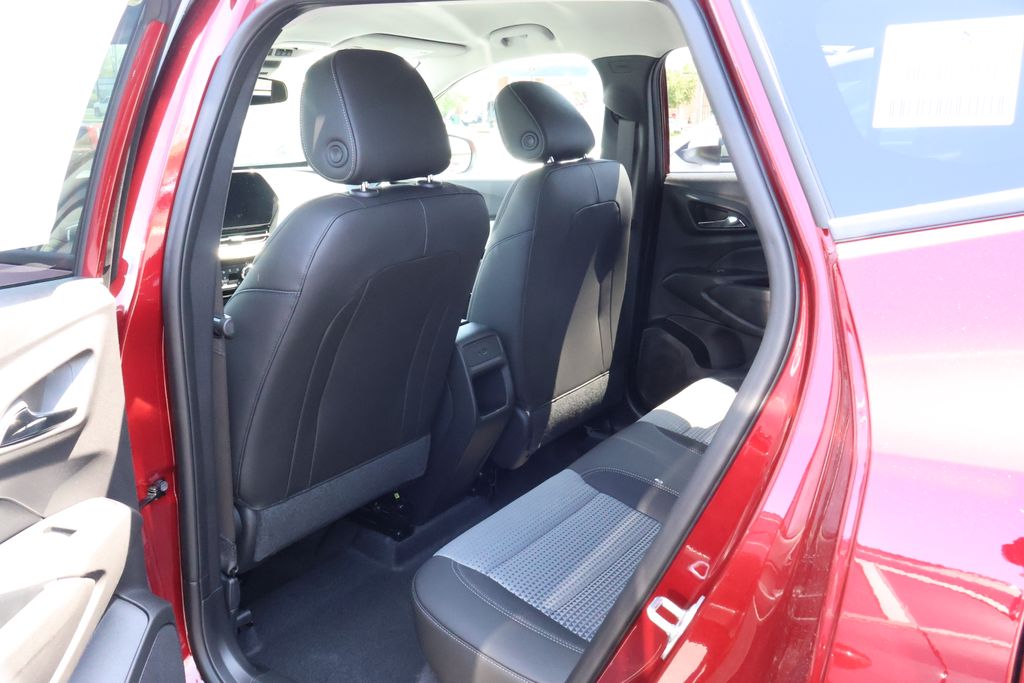 2025 Chevrolet Trax LT 32