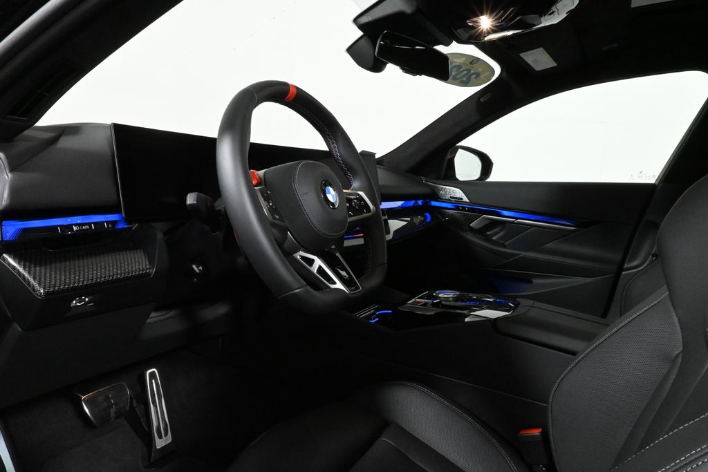 Thumbnail: 2025 BMW M5 - 16