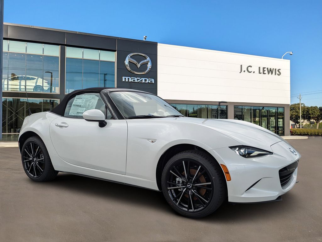 Snowflake White Pearl Mica 2026 Mazda MX-5 Miata Convertible Rear-Wheel Drive 6-Speed Automatic