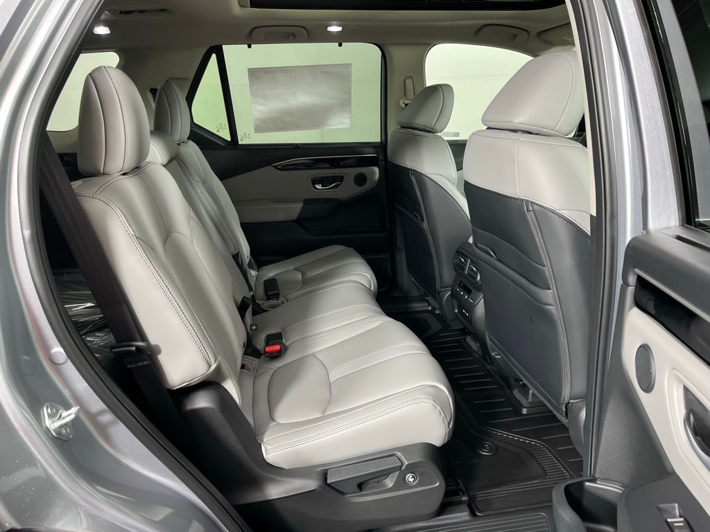 Thumbnail: 2025 Honda Pilot - 13