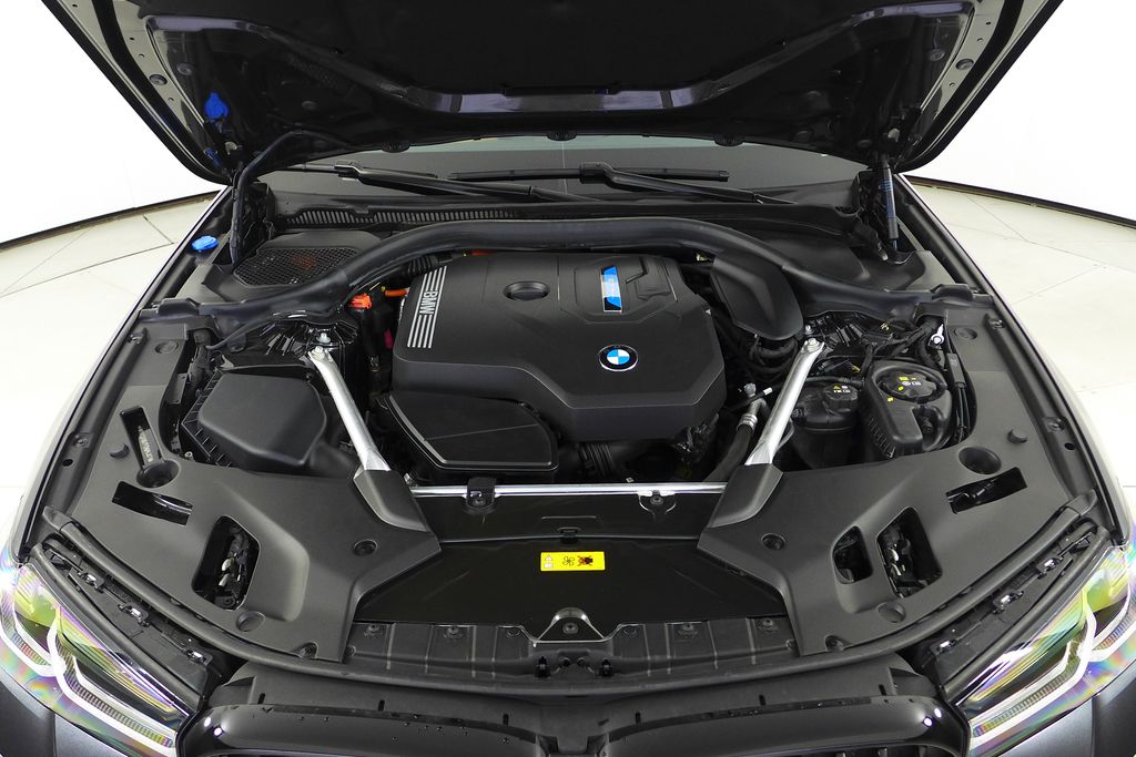 Thumbnail: 2023 BMW 5 Series - 6