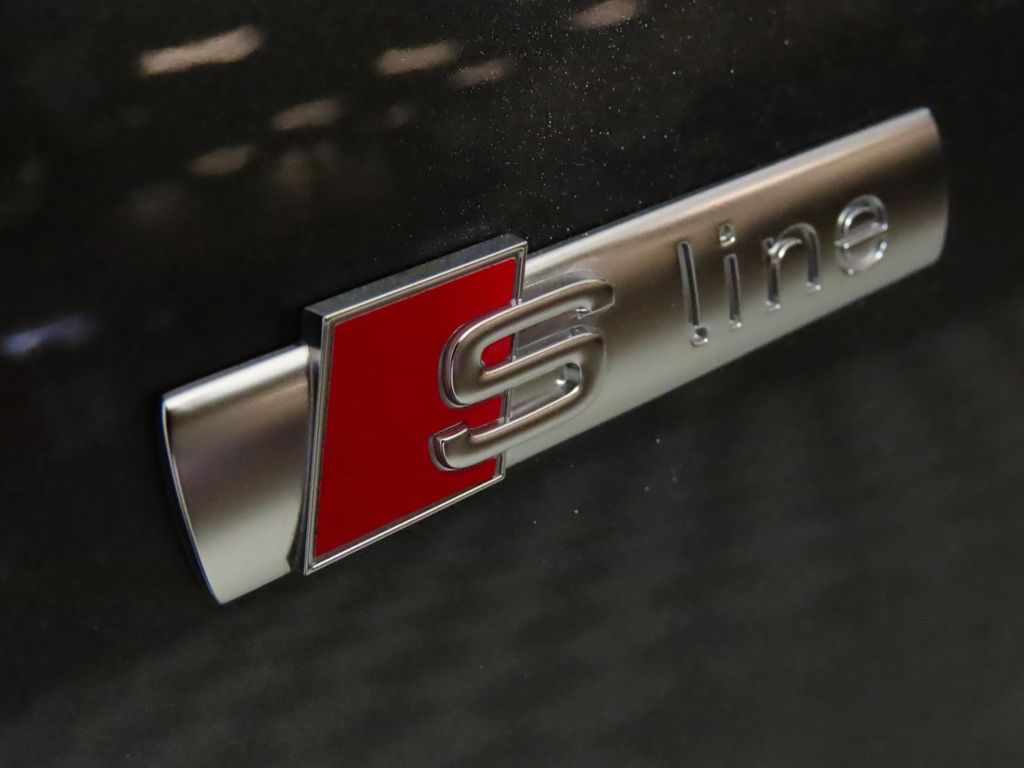 Thumbnail: 2025 Audi Q3 - 11