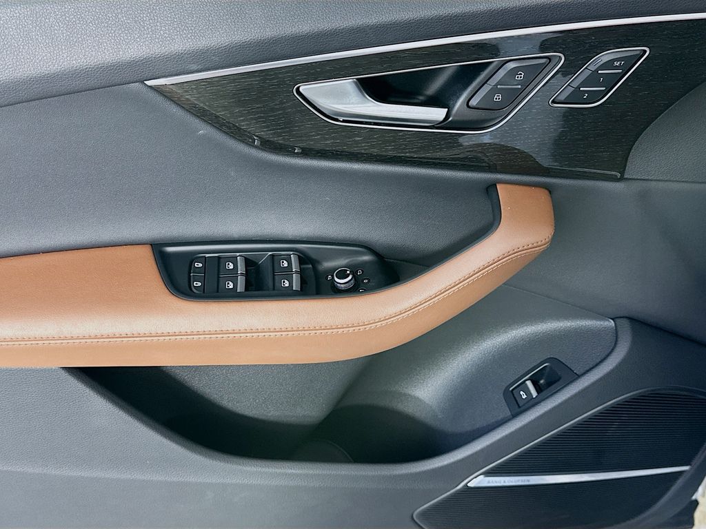 AudiQ725